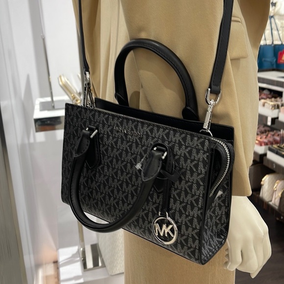 MICHAEL KORS
Sheila Small Faux Saffiano Leather Satchel
Black/Silver  
NWT - Picture 6 of 16